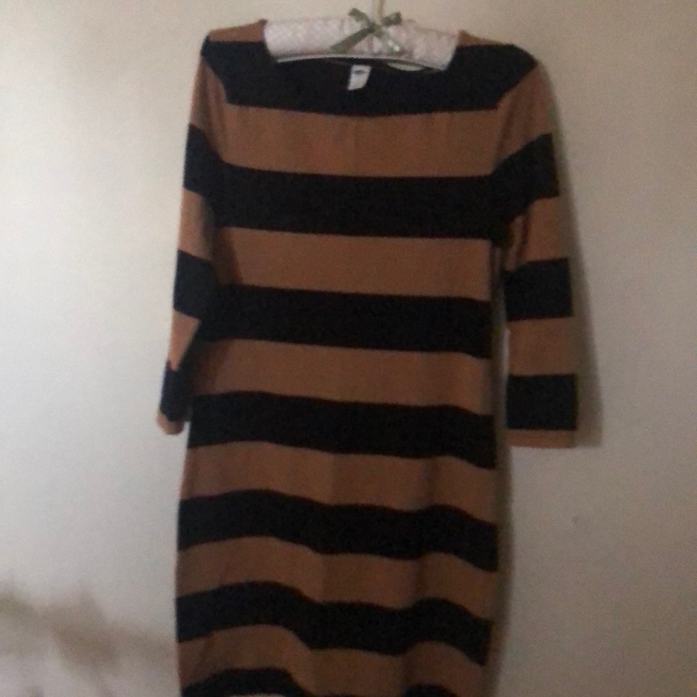 A beautiful dress in great shape and beautiful condition